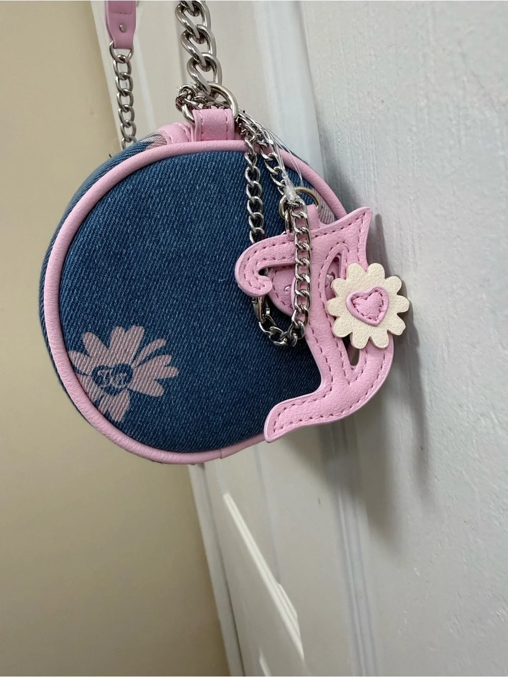 NWT Juicy Couture Daisy For Juicy Barrel in Denim/Light Pink